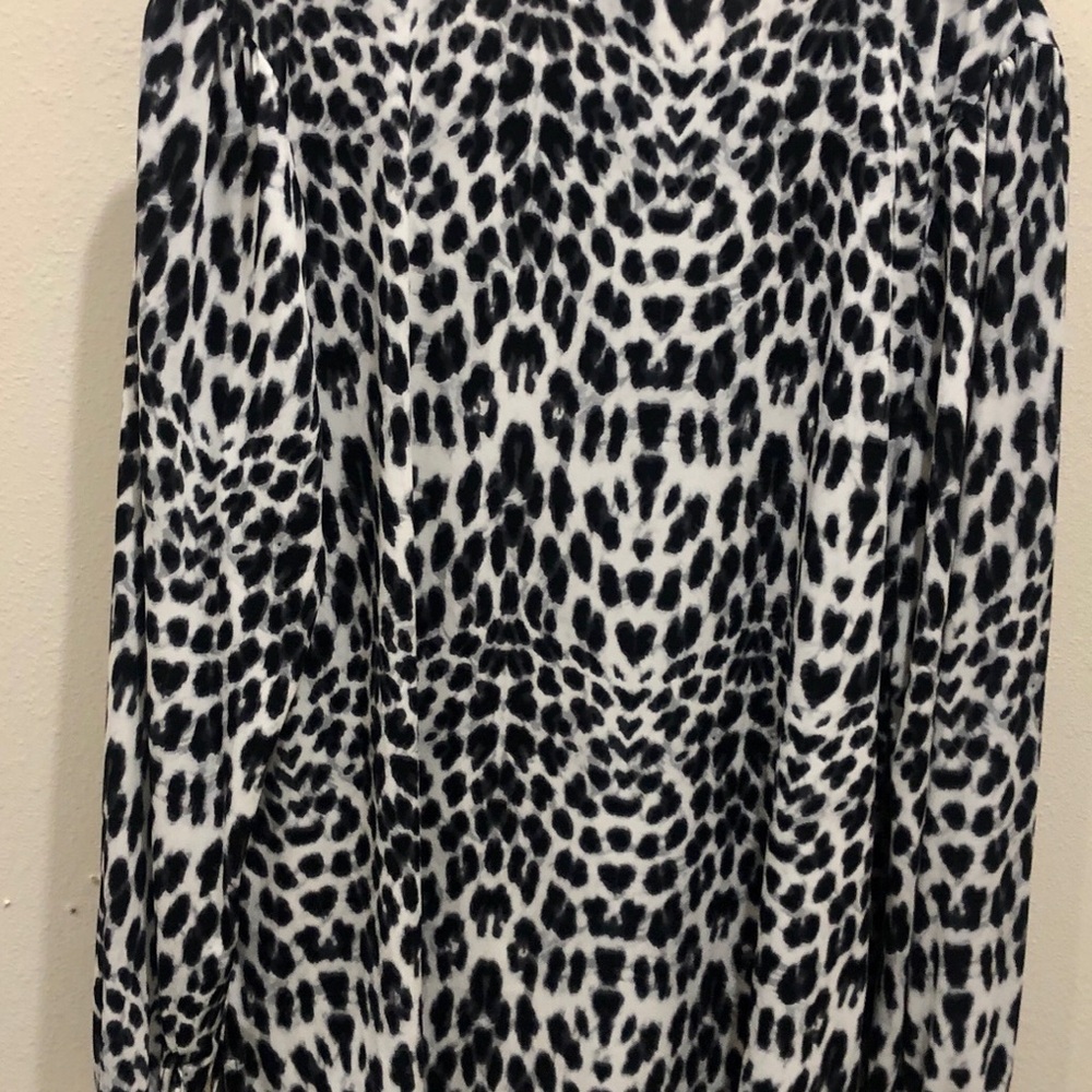 Liz Claiborne Black and White Women's Top - Picture 4 of 4